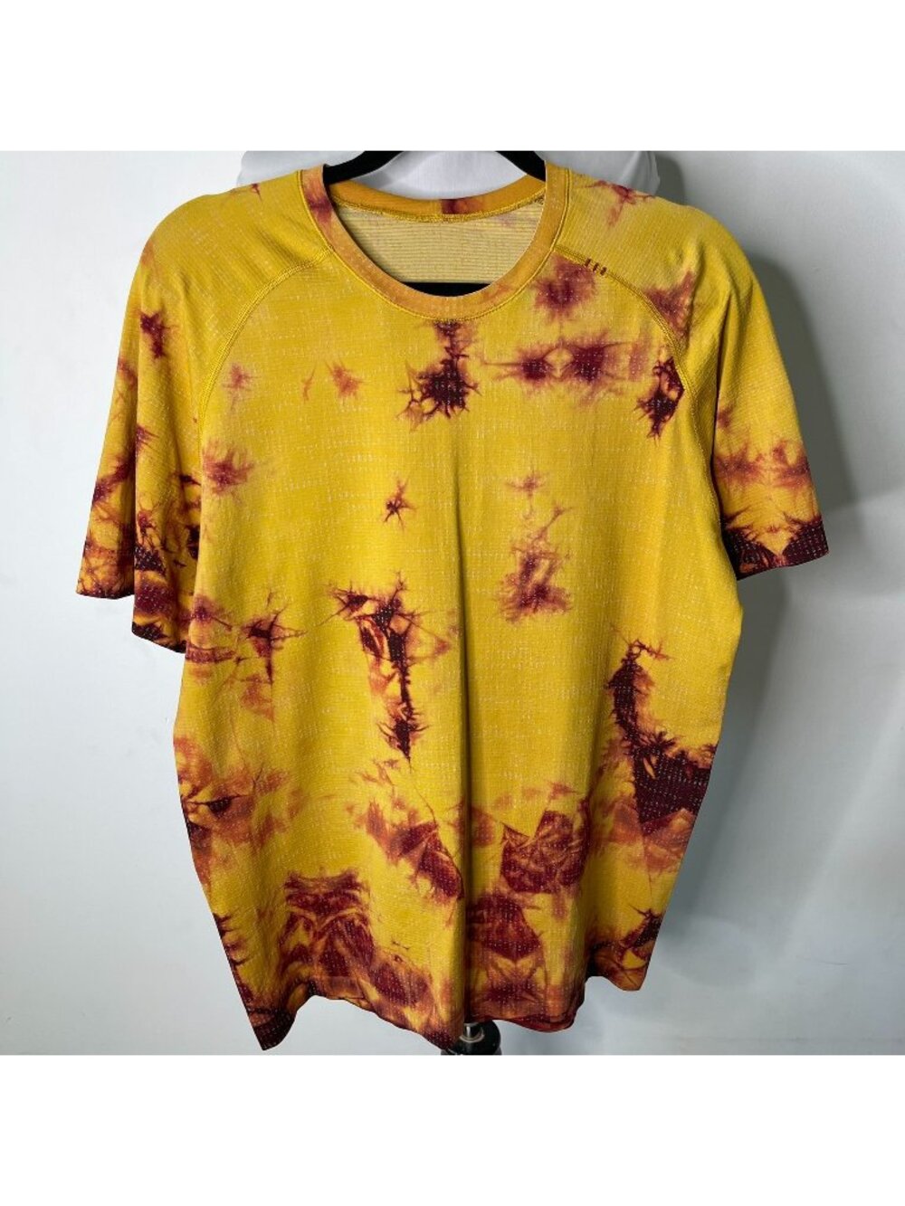 Lululemon Metal Vent Tech 2.0 Shirt Mens Large L Tie Dye Soleil Mulled Wine